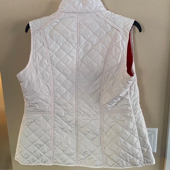 Thin white vest - Picture 4 of 8